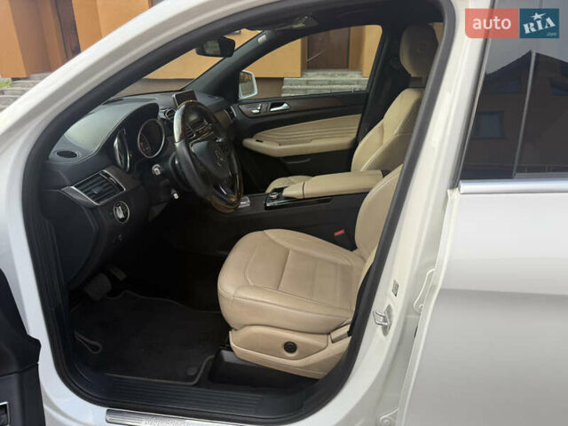 Белый Мерседес GLE-Class Coupe, объемом двигателя 3 л и пробегом 71 тыс. км за 40999 $, фото 10 на Automoto.ua