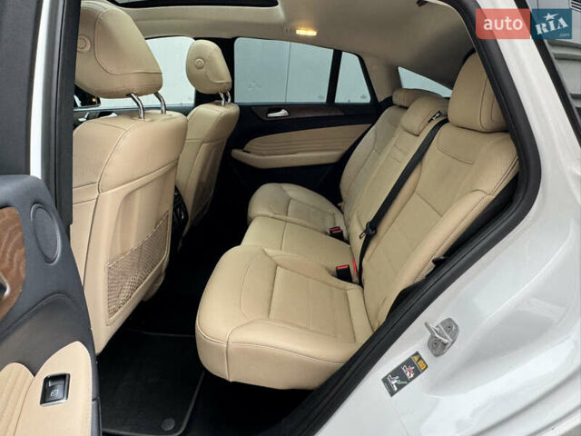 Білий Мерседес GLE-Class Coupe, об'ємом двигуна 3 л та пробігом 148 тис. км за 36500 $, фото 10 на Automoto.ua