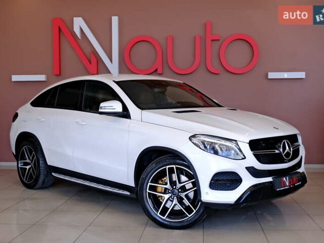 Белый Мерседес GLE-Class Coupe, объемом двигателя 3 л и пробегом 327 тыс. км за 41900 $, фото 19 на Automoto.ua