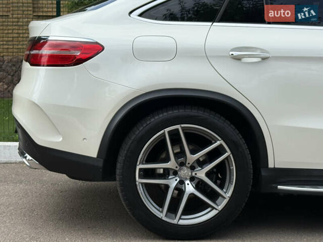 Белый Мерседес GLE-Class Coupe, объемом двигателя 2.99 л и пробегом 172 тыс. км за 40500 $, фото 10 на Automoto.ua