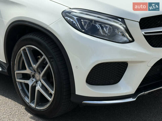 Белый Мерседес GLE-Class Coupe, объемом двигателя 2.99 л и пробегом 172 тыс. км за 40500 $, фото 7 на Automoto.ua