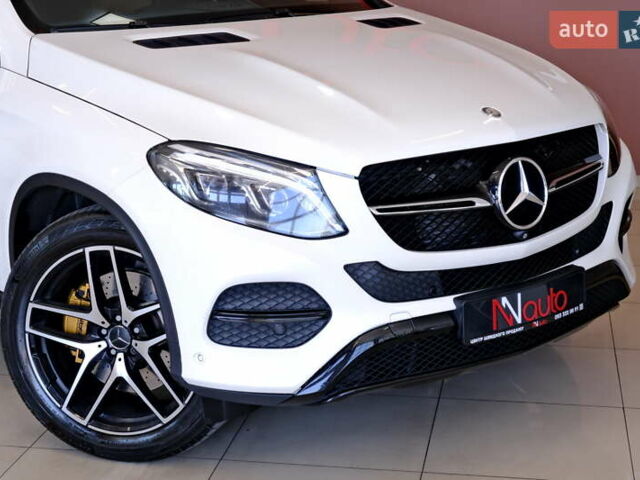 Белый Мерседес GLE-Class Coupe, объемом двигателя 3 л и пробегом 327 тыс. км за 41900 $, фото 16 на Automoto.ua