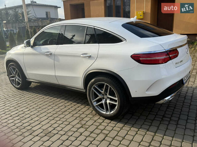 Белый Мерседес GLE-Class Coupe, объемом двигателя 3 л и пробегом 71 тыс. км за 40999 $, фото 2 на Automoto.ua
