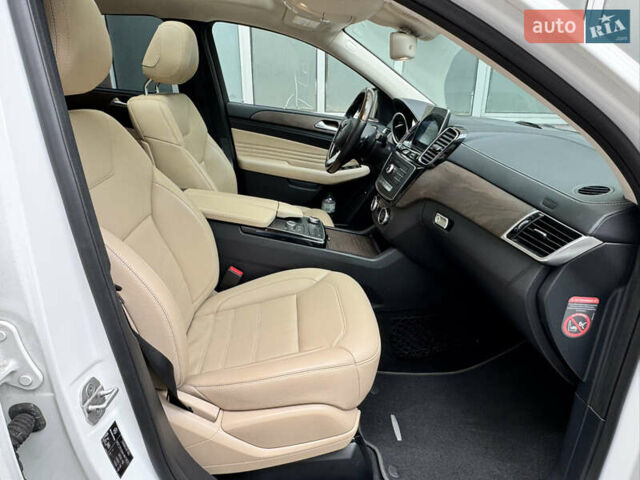 Білий Мерседес GLE-Class Coupe, об'ємом двигуна 3 л та пробігом 148 тис. км за 39000 $, фото 9 на Automoto.ua