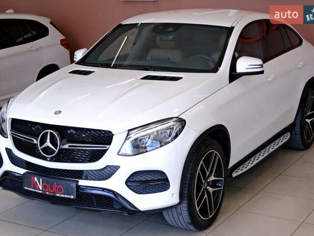 Белый Мерседес GLE-Class Coupe, объемом двигателя 3 л и пробегом 327 тыс. км за 41900 $, фото 3 на Automoto.ua