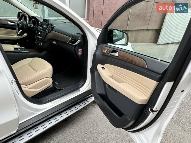 Білий Мерседес GLE-Class Coupe, об'ємом двигуна 3 л та пробігом 148 тис. км за 39000 $, фото 8 на Automoto.ua