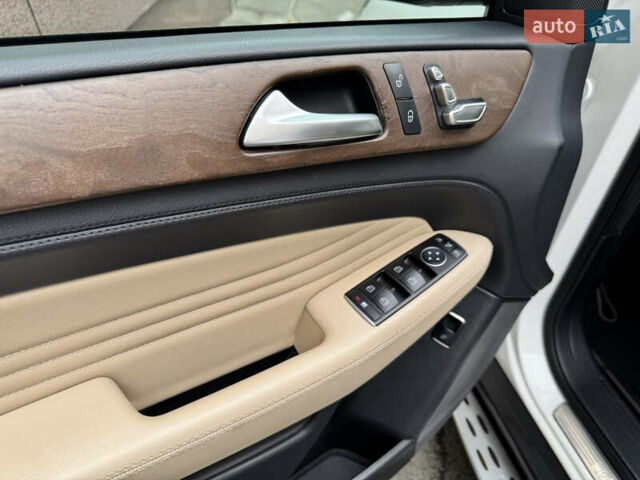Білий Мерседес GLE-Class Coupe, об'ємом двигуна 3 л та пробігом 148 тис. км за 39000 $, фото 16 на Automoto.ua