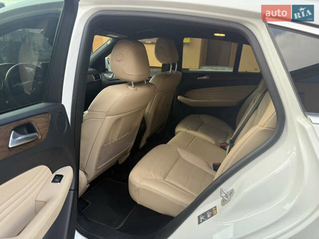 Белый Мерседес GLE-Class Coupe, объемом двигателя 3 л и пробегом 71 тыс. км за 40999 $, фото 6 на Automoto.ua