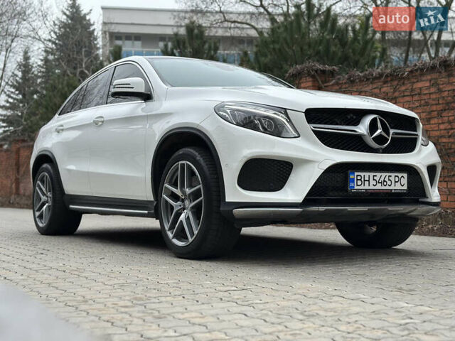Белый Мерседес GLE-Class Coupe, объемом двигателя 4.66 л и пробегом 155 тыс. км за 41500 $, фото 74 на Automoto.ua