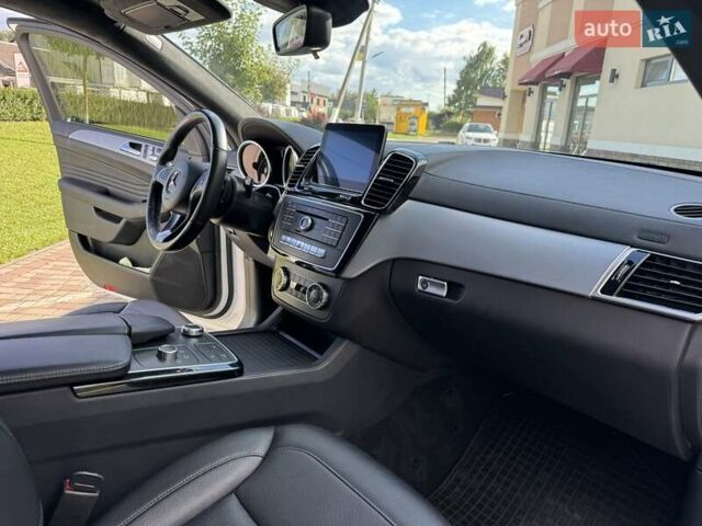 Білий Мерседес GLE-Class Coupe, об'ємом двигуна 2.99 л та пробігом 182 тис. км за 43500 $, фото 44 на Automoto.ua