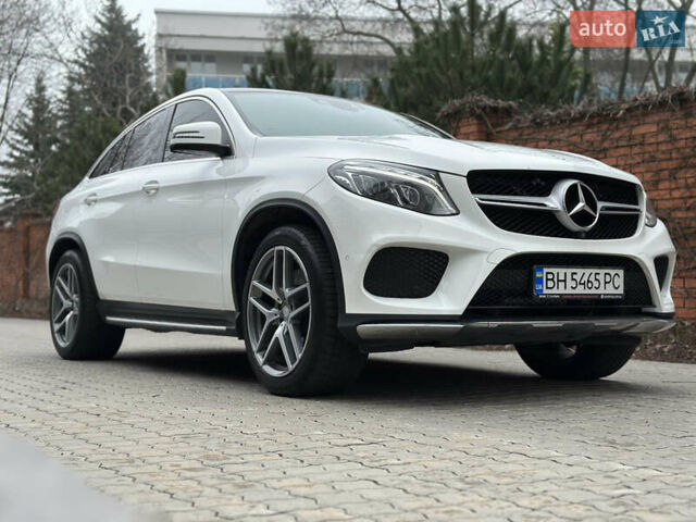 Белый Мерседес GLE-Class Coupe, объемом двигателя 4.66 л и пробегом 155 тыс. км за 41500 $, фото 73 на Automoto.ua