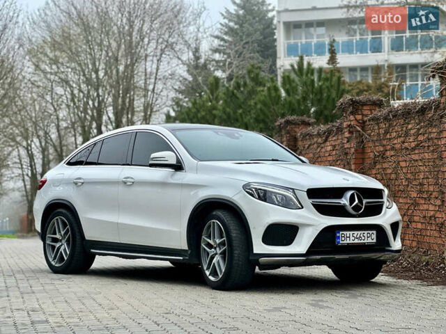 Белый Мерседес GLE-Class Coupe, объемом двигателя 4.66 л и пробегом 155 тыс. км за 41500 $, фото 75 на Automoto.ua