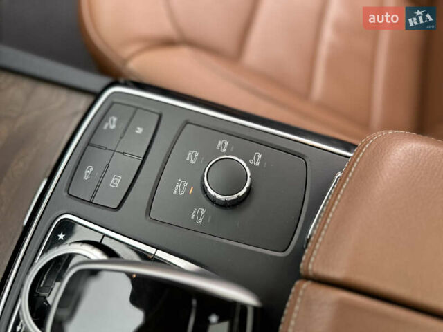 Белый Мерседес GLE-Class Coupe, объемом двигателя 4.66 л и пробегом 155 тыс. км за 41500 $, фото 64 на Automoto.ua