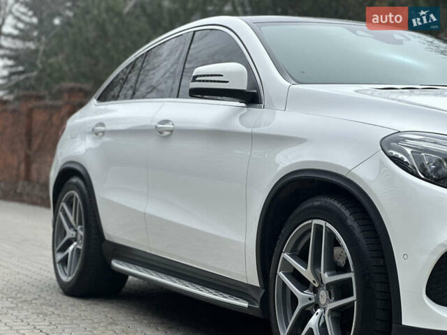 Белый Мерседес GLE-Class Coupe, объемом двигателя 4.66 л и пробегом 155 тыс. км за 41500 $, фото 8 на Automoto.ua