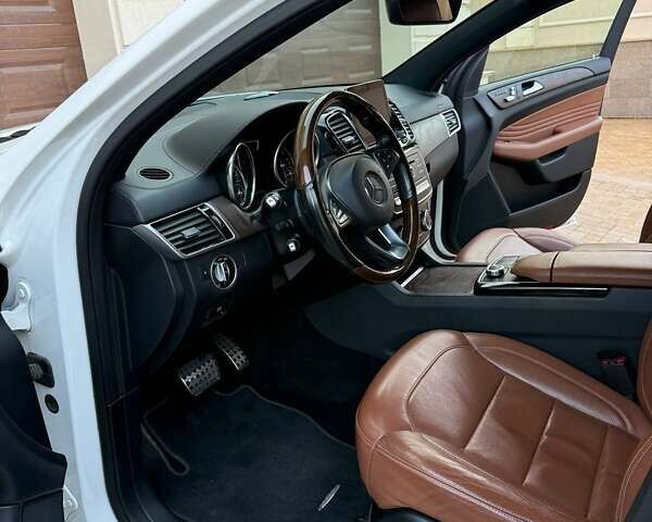 Белый Мерседес GLE-Class Coupe, объемом двигателя 2.99 л и пробегом 179 тыс. км за 42500 $, фото 5 на Automoto.ua