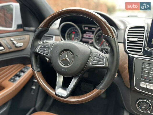 Белый Мерседес GLE-Class Coupe, объемом двигателя 4.66 л и пробегом 155 тыс. км за 41500 $, фото 37 на Automoto.ua