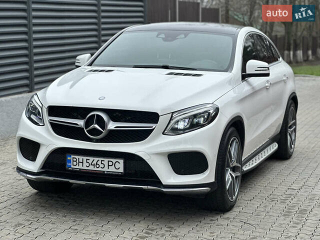 Белый Мерседес GLE-Class Coupe, объемом двигателя 4.66 л и пробегом 155 тыс. км за 41500 $, фото 4 на Automoto.ua