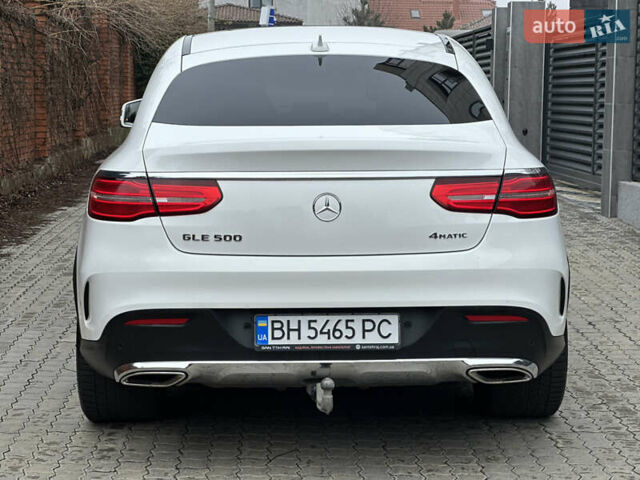 Белый Мерседес GLE-Class Coupe, объемом двигателя 4.66 л и пробегом 155 тыс. км за 41500 $, фото 12 на Automoto.ua