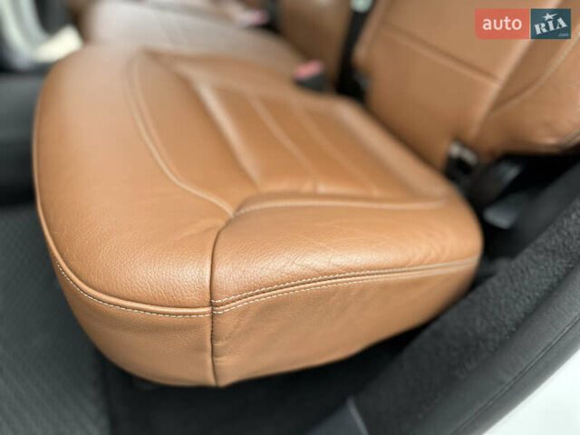 Белый Мерседес GLE-Class Coupe, объемом двигателя 4.66 л и пробегом 155 тыс. км за 41500 $, фото 48 на Automoto.ua