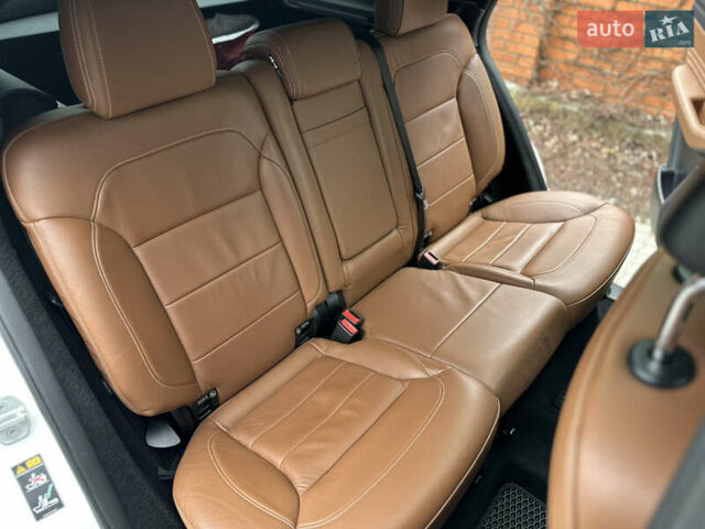 Белый Мерседес GLE-Class Coupe, объемом двигателя 4.66 л и пробегом 155 тыс. км за 41500 $, фото 47 на Automoto.ua