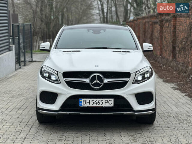 Белый Мерседес GLE-Class Coupe, объемом двигателя 4.66 л и пробегом 155 тыс. км за 41500 $, фото 1 на Automoto.ua