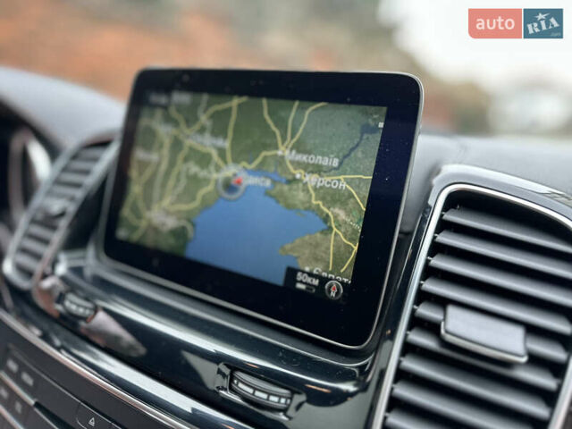 Белый Мерседес GLE-Class Coupe, объемом двигателя 4.66 л и пробегом 155 тыс. км за 41500 $, фото 57 на Automoto.ua