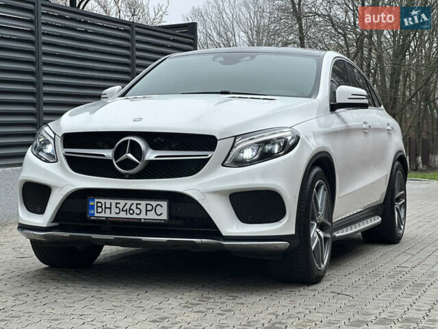 Белый Мерседес GLE-Class Coupe, объемом двигателя 4.66 л и пробегом 155 тыс. км за 41500 $, фото 5 на Automoto.ua
