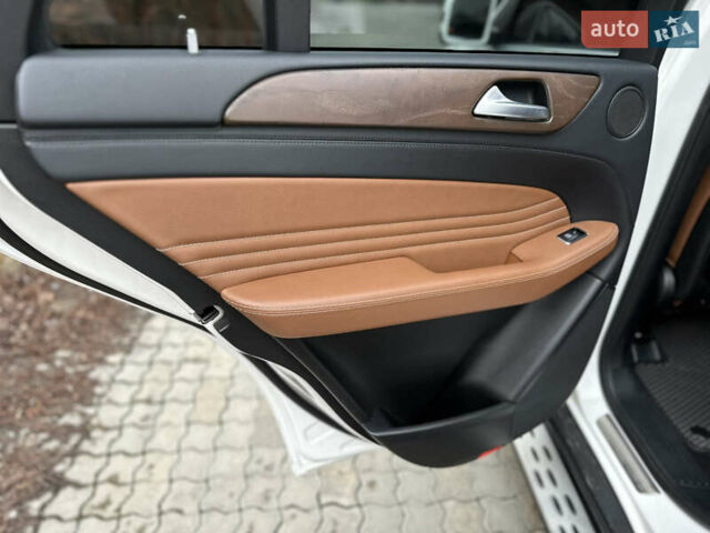 Белый Мерседес GLE-Class Coupe, объемом двигателя 4.66 л и пробегом 155 тыс. км за 41500 $, фото 49 на Automoto.ua