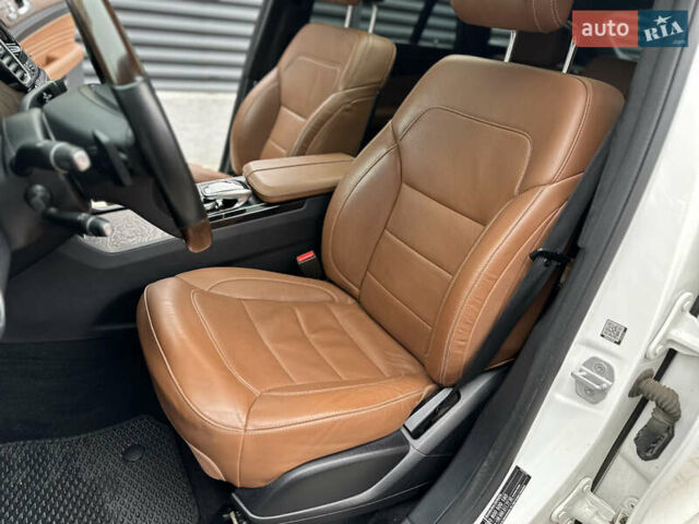 Белый Мерседес GLE-Class Coupe, объемом двигателя 4.66 л и пробегом 155 тыс. км за 41500 $, фото 58 на Automoto.ua