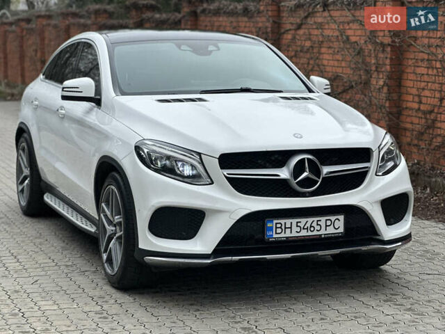 Белый Мерседес GLE-Class Coupe, объемом двигателя 4.66 л и пробегом 155 тыс. км за 41500 $, фото 3 на Automoto.ua