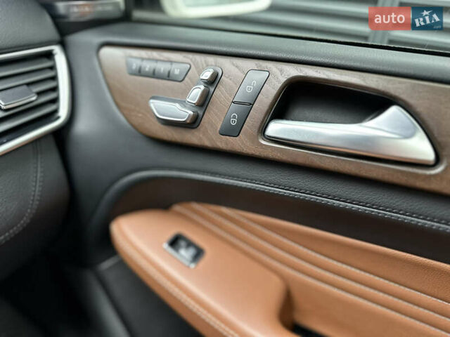 Белый Мерседес GLE-Class Coupe, объемом двигателя 4.66 л и пробегом 155 тыс. км за 41500 $, фото 40 на Automoto.ua