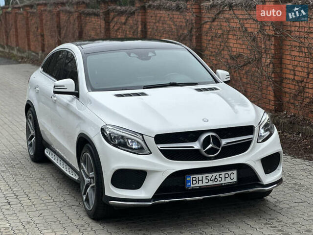 Белый Мерседес GLE-Class Coupe, объемом двигателя 4.66 л и пробегом 155 тыс. км за 41500 $, фото 19 на Automoto.ua