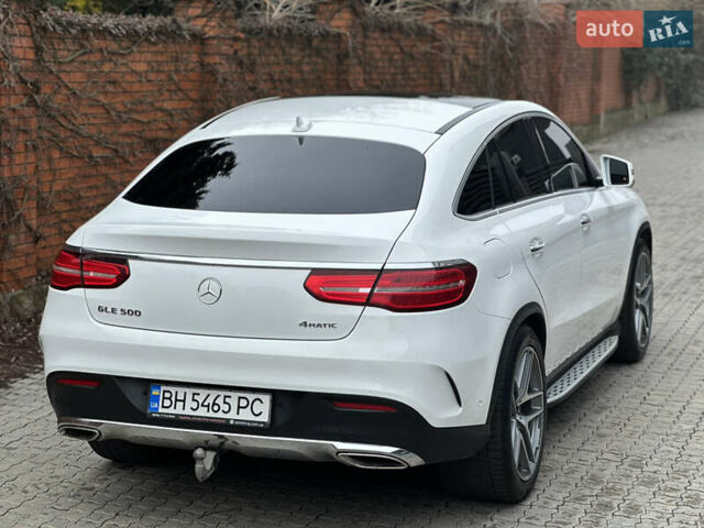 Белый Мерседес GLE-Class Coupe, объемом двигателя 4.66 л и пробегом 155 тыс. км за 41500 $, фото 18 на Automoto.ua