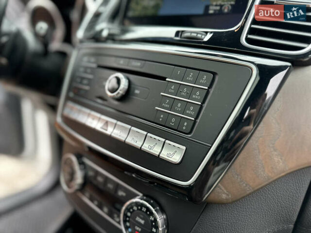 Белый Мерседес GLE-Class Coupe, объемом двигателя 4.66 л и пробегом 155 тыс. км за 41500 $, фото 56 на Automoto.ua