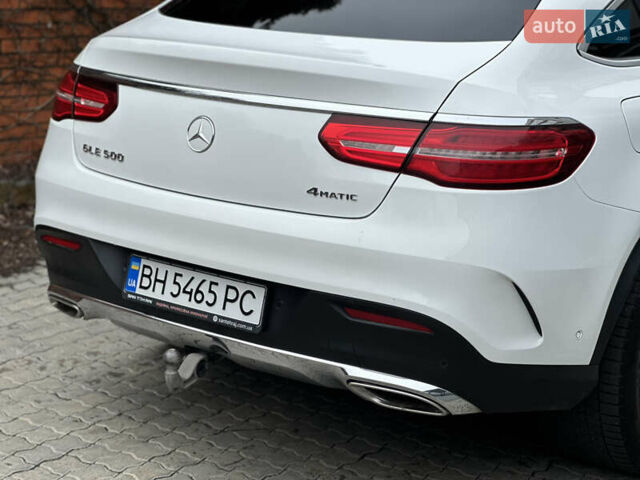 Белый Мерседес GLE-Class Coupe, объемом двигателя 4.66 л и пробегом 155 тыс. км за 41500 $, фото 14 на Automoto.ua