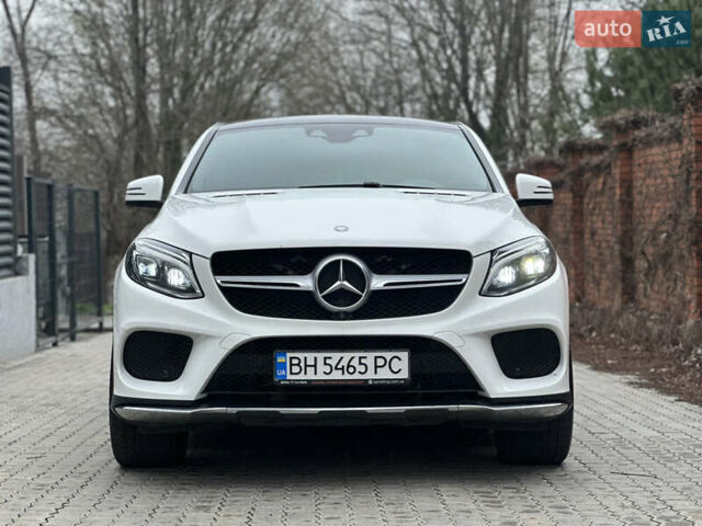 Белый Мерседес GLE-Class Coupe, объемом двигателя 4.66 л и пробегом 155 тыс. км за 41500 $, фото 2 на Automoto.ua
