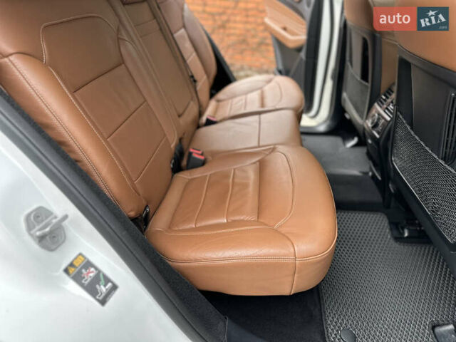 Белый Мерседес GLE-Class Coupe, объемом двигателя 4.66 л и пробегом 155 тыс. км за 41500 $, фото 43 на Automoto.ua