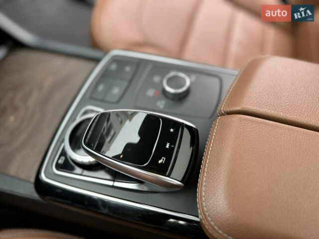 Белый Мерседес GLE-Class Coupe, объемом двигателя 4.66 л и пробегом 155 тыс. км за 41500 $, фото 63 на Automoto.ua