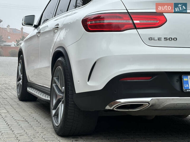 Белый Мерседес GLE-Class Coupe, объемом двигателя 4.66 л и пробегом 155 тыс. км за 41500 $, фото 16 на Automoto.ua