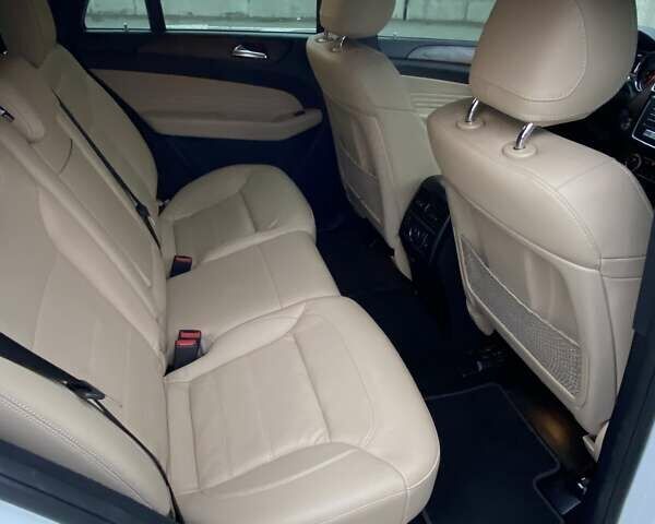 Білий Мерседес GLE-Class Coupe, об'ємом двигуна 3 л та пробігом 41 тис. км за 42550 $, фото 25 на Automoto.ua