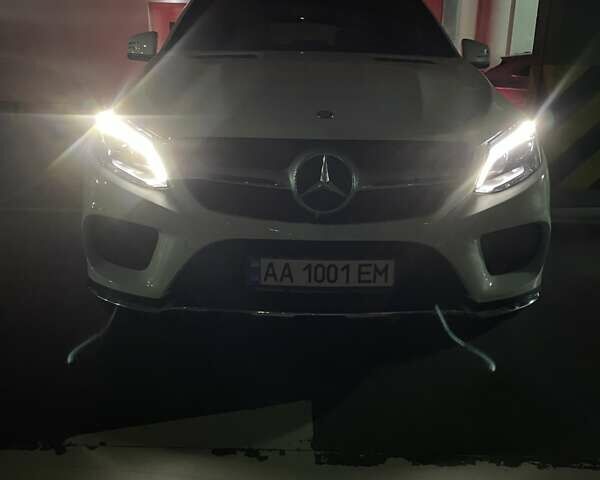 Білий Мерседес GLE-Class Coupe, об'ємом двигуна 3 л та пробігом 41 тис. км за 42550 $, фото 39 на Automoto.ua