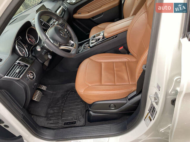 Белый Мерседес GLE-Class Coupe, объемом двигателя 3 л и пробегом 76 тыс. км за 60000 $, фото 6 на Automoto.ua