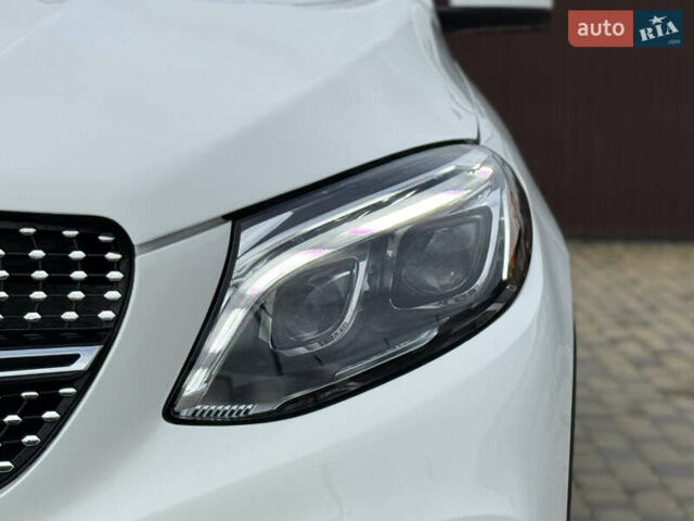 Белый Мерседес GLE-Class Coupe, объемом двигателя 3 л и пробегом 91 тыс. км за 44000 $, фото 24 на Automoto.ua