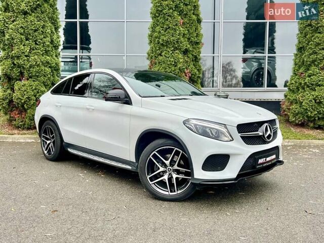 Белый Мерседес GLE-Class Coupe, объемом двигателя 2.99 л и пробегом 84 тыс. км за 47999 $, фото 2 на Automoto.ua