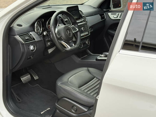 Белый Мерседес GLE-Class Coupe, объемом двигателя 3 л и пробегом 91 тыс. км за 44000 $, фото 53 на Automoto.ua