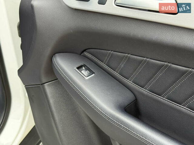 Белый Мерседес GLE-Class Coupe, объемом двигателя 3 л и пробегом 91 тыс. км за 44000 $, фото 98 на Automoto.ua