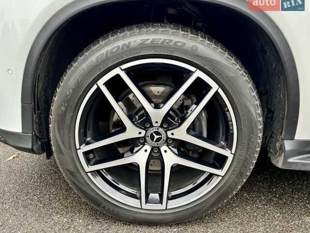 Белый Мерседес GLE-Class Coupe, объемом двигателя 2.99 л и пробегом 84 тыс. км за 47999 $, фото 15 на Automoto.ua