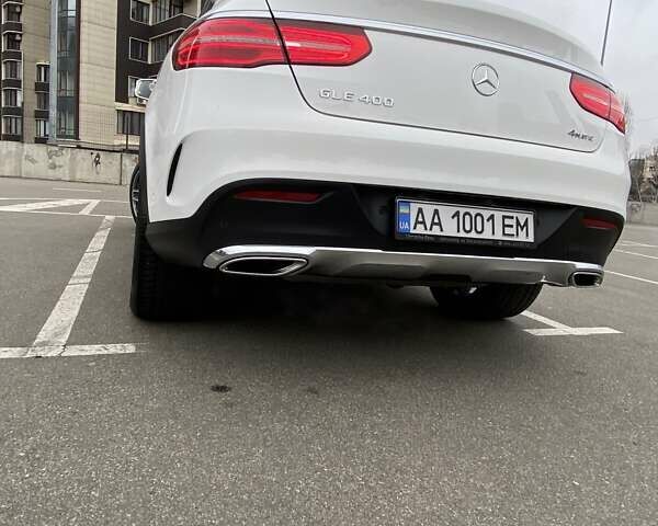 Білий Мерседес GLE-Class Coupe, об'ємом двигуна 3 л та пробігом 41 тис. км за 42550 $, фото 11 на Automoto.ua