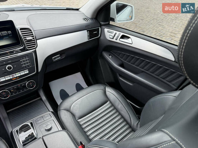 Белый Мерседес GLE-Class Coupe, объемом двигателя 2.99 л и пробегом 154 тыс. км за 42500 $, фото 60 на Automoto.ua