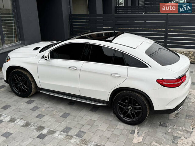 Белый Мерседес GLE-Class Coupe, объемом двигателя 2.99 л и пробегом 154 тыс. км за 42500 $, фото 19 на Automoto.ua